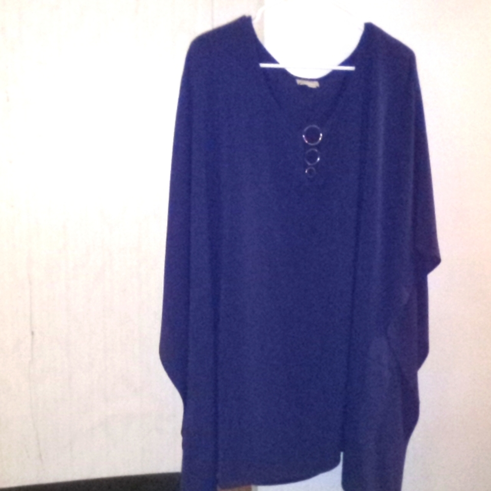 Avenue navy blouse  size 26/28